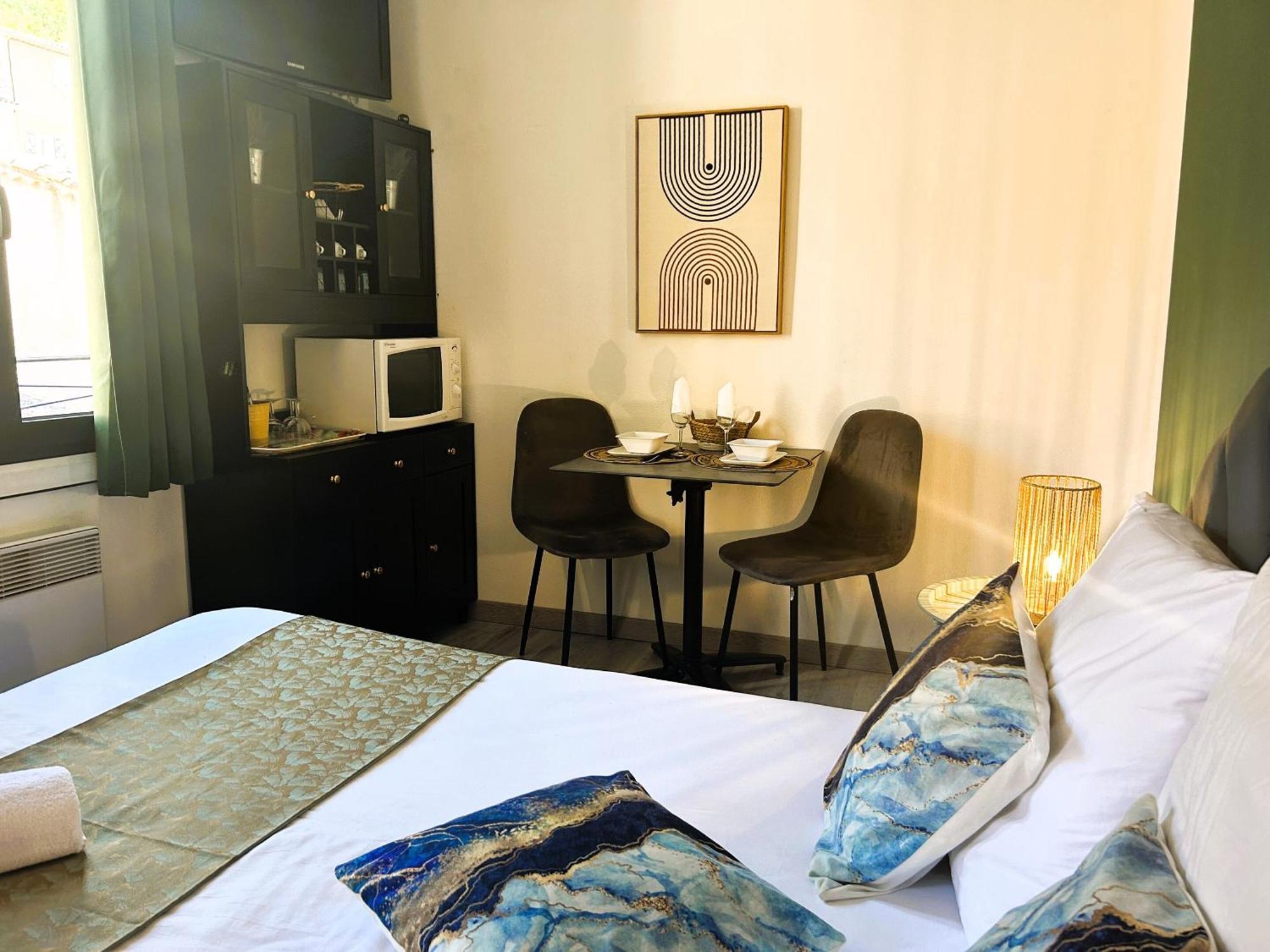 Gabrielle Hotel エギュイーヌ エクステリア 写真